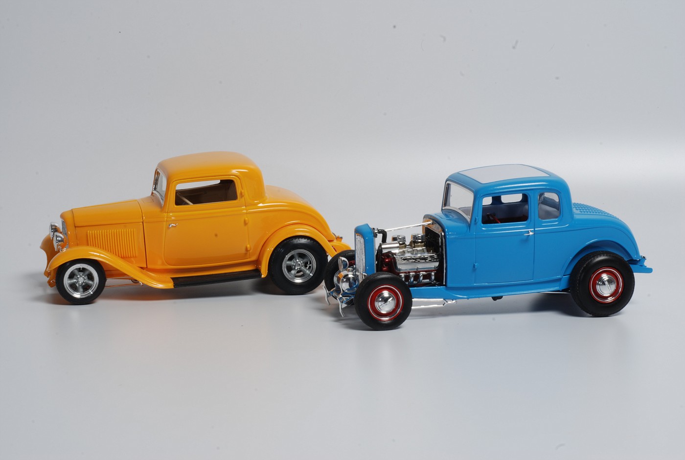 Revell '32 Ford Five Window Coupe Kit Build.