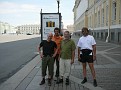 Tom, Karl M., Karl W. & Manfred am Dvorkovaya-Platz